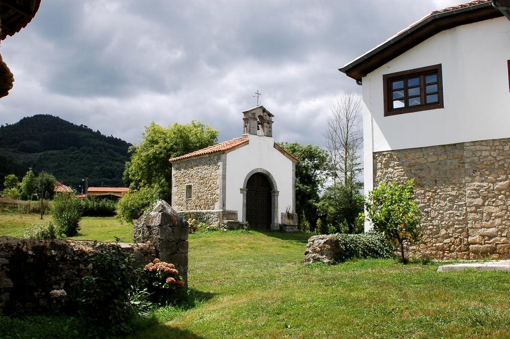 Hotel Casona Cuervo Сан-Тирсо-де-Кандамо Экстерьер фото
