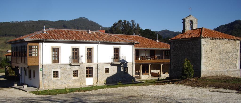 Hotel Casona Cuervo Сан-Тирсо-де-Кандамо Экстерьер фото