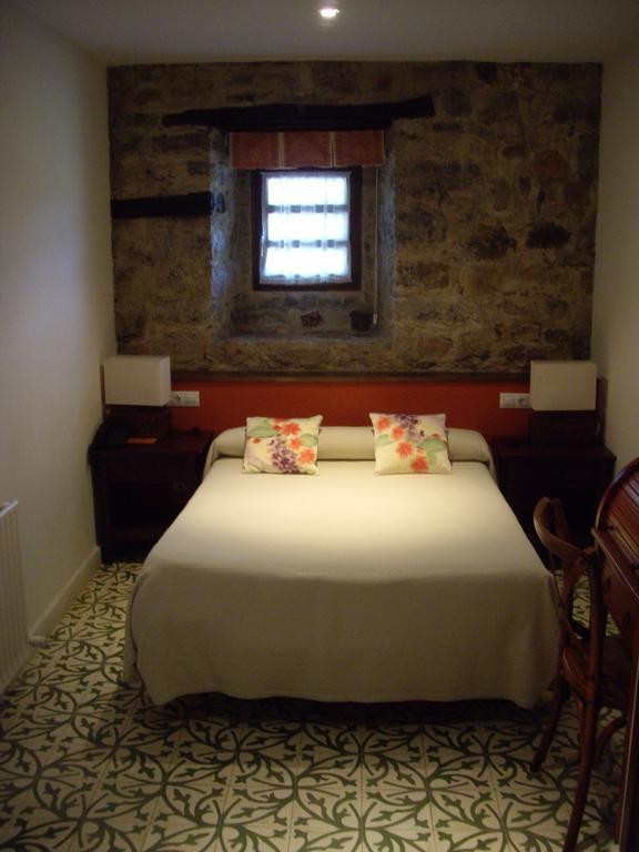Hotel Casona Cuervo Сан-Тирсо-де-Кандамо Экстерьер фото